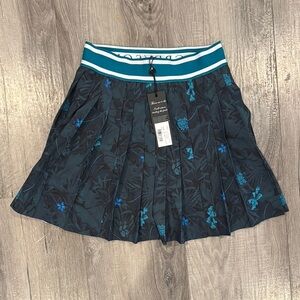 Greyson pleated Teal and Black Floral Mini Golf Skirt - XS